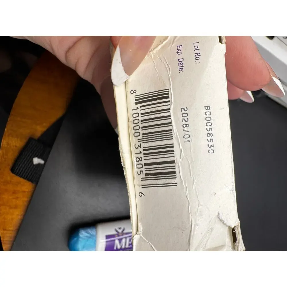 Moderna nwt damaged